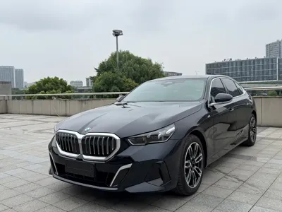 BMW 5 Series · 2025 год
