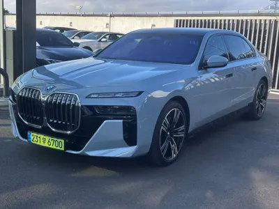 BMW i7 · 2025 год
