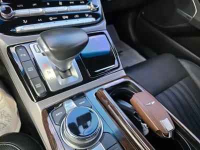 Genesis EQ900 2018, 150000 км, за 22500000 KRW