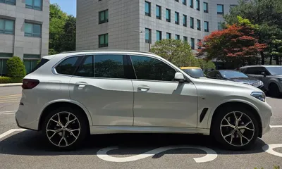 BMW X5 2022, 33190 км, за 77000000 KRW