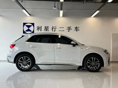 Audi Q3 2020, 67000 км, за 93800 CNY