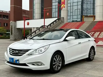 Hyundai Sonata · 2013 год