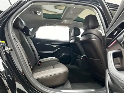 Audi A8 2026, 1000 км, за 618800 CNY - фото 24
