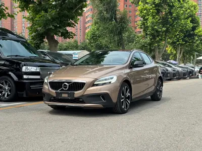 Volvo V40 · 2017 год