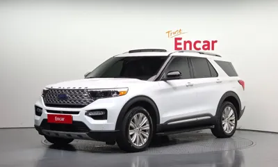 Ford Explorer · 2022 год