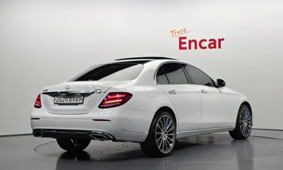 Mercedes-Benz E-Class 2017, 84118 км, за 25300000 KRW