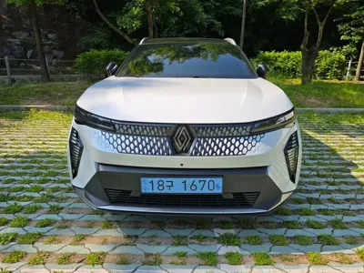 Renault-KoreaSamsung Scenic 2026, 11700 км, за 43000000 KRW