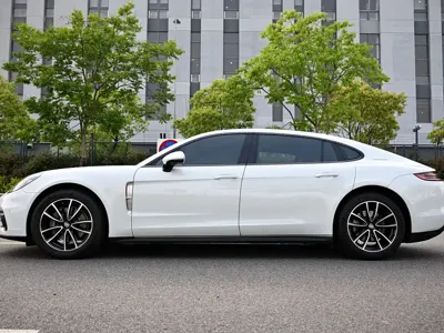 Porsche Panamera 2018, 93000 км, за 319800 CNY