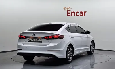 Hyundai Avante 2018, 27912 км, за 12500000 KRW - фото 2