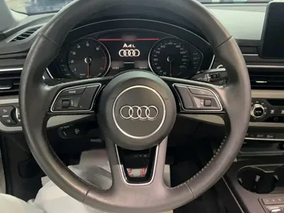 Audi A4L 2019, 68300 км, за 112300 CNY
