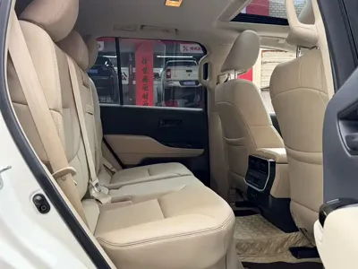 Toyota Land Cruiser 2024, 59000 км, за 668000 CNY - фото 8