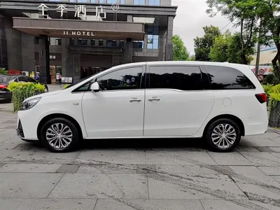 Buick GL8 2023, 84000 км, за 126800 CNY