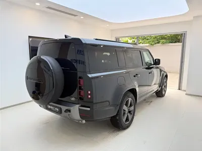 Land Rover Defender 2025, 1000 км, за 729800 CNY