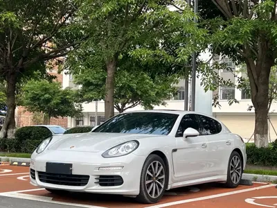 Porsche Panamera · 2015 год