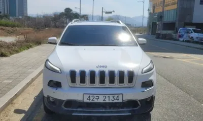 Jeep Cherokee 2015, 98700 км, за 7300000 KRW