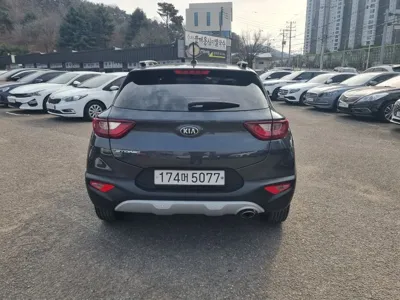 Kia Stonic 2018, 82039 км, за 9500000 KRW - фото 6