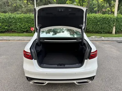 Jaguar XFL 2024, 5300 км, за 249800 CNY - фото 6