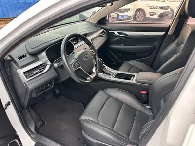 Geely Emgrand 2018, 90000 км, за 22799 CNY - фото 7