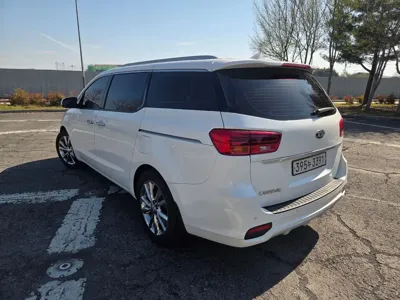 Kia Canival 2019, 106912 км, за 12618.92 USD