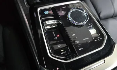 BMW i7 2025, 13842 км, за 999990000 KRW - фото 9