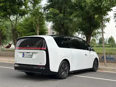Li Auto Li MEGA 2025, 10000 км, за 396800 CNY - фото 9