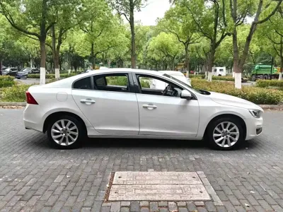 Volvo S60 2016, 85000 км, за 38800 CNY