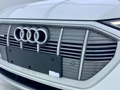 Audi e-tron 2026, 100 км, за 199800 CNY - фото 7