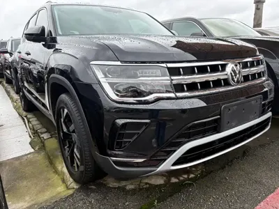 Volkswagen Teramont 2023, 70000 км, за 158400 CNY
