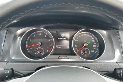 Volkswagen Golf 2018, 122400 км, за 62092.65 CNY - фото 14