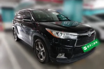 Toyota Highlander 2015, 112100 км, за 84016.1 CNY