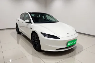 Tesla Model 3 2025, 9900 км, за 233047.98 CNY
