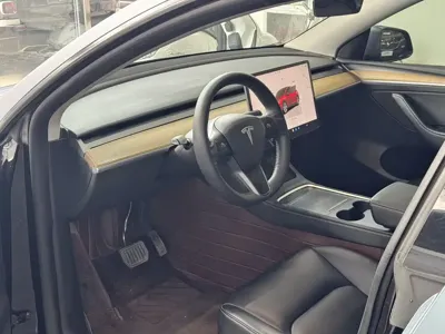 Tesla Model Y 2023, 150000 км, за 142000 CNY - фото 11