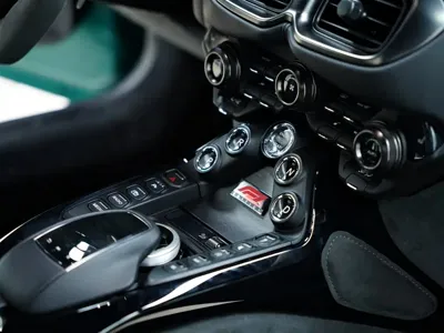 Aston Martin V8 Vantage 2024, 14100 км, за 1358000 CNY - фото 43