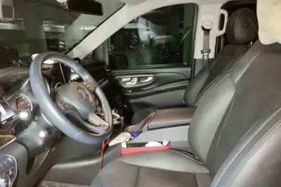 Mercedes-Benz V-Class 2018, 61200 км, за 184219.45 CNY - фото 15