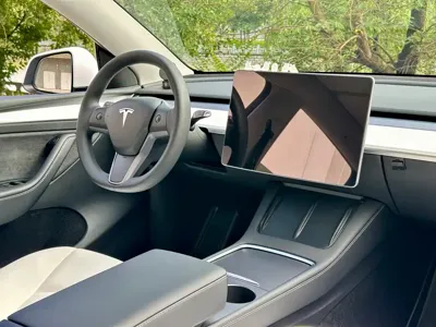 Tesla Model Y 2023, 70000 км, за 166000 CNY - фото 16