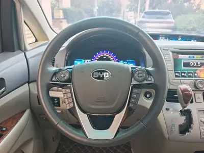 BYD M6 2015, 20200 км, за 35800 CNY - фото 5