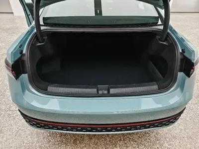 Volkswagen Passat 2024, 4500 км, за 152000 CNY - фото 6