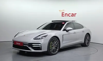Porsche Panamera · 2023 год
