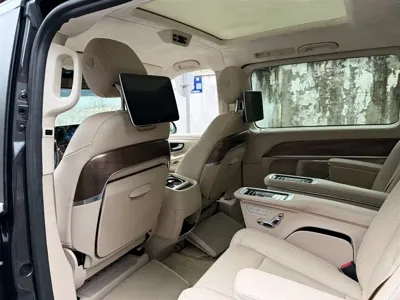 Mercedes-Benz V-Class 2021, 77000 км, за 214000 CNY - фото 9