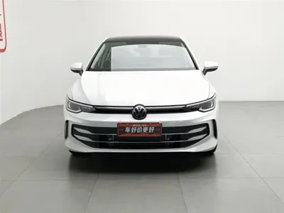 Volkswagen Golf 2025, 3200 км, за 99800 CNY