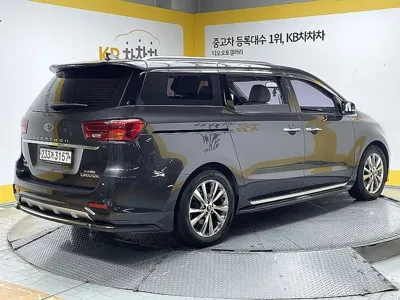 Kia Canival 2020, 97660 км, за 18900000 KRW
