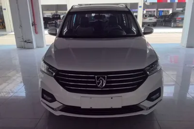 Baojun 360 2018, 126500 км, за 38470.14 CNY