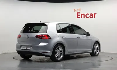 Volkswagen Golf 2015, 114551 км, за 13790000 KRW