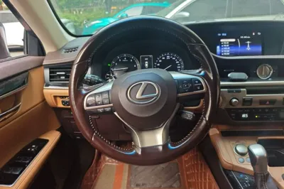 Lexus ES 2015, 106199 км, за 85869.41 CNY - фото 10