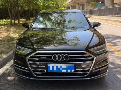 Audi A8 2018, 120000 км, за 232300 CNY - фото 1