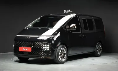 Hyundai Staria · 2023 год