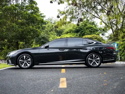 Lexus LS 2023, 50700 км, за 479600 CNY