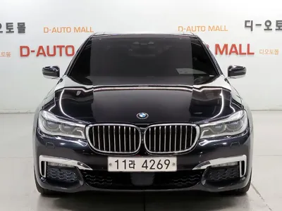 BMW 7-Series · 2018 год