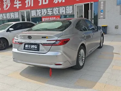 Toyota Camry 2024, 20400 км, за 126800 CNY - фото 5
