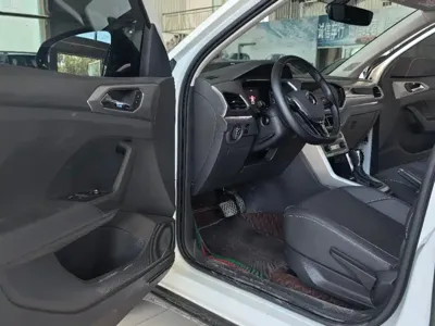 Volkswagen T-Cross 2023, 13000 км, за 105000 CNY